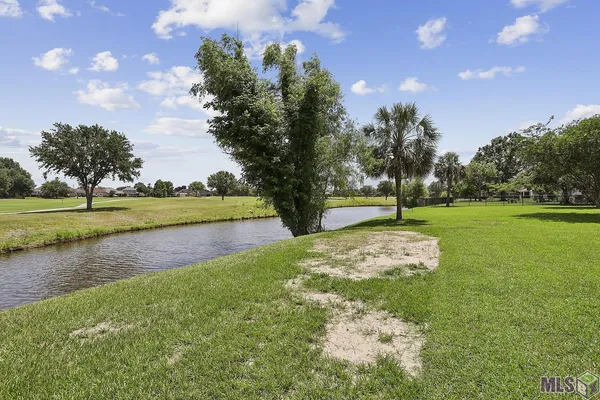 $474,900 | 6112 Royal Palms Drive, Gonzales, LA 70737