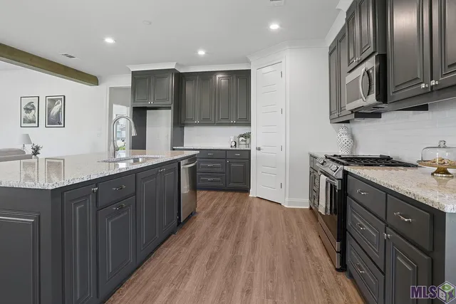 $489,900 | 6112 Royal Palms Drive, Gonzales, LA 70737