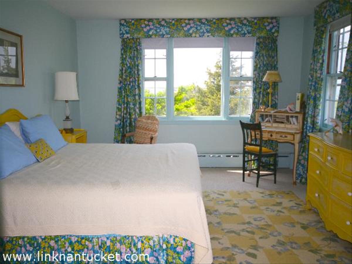 28 Gardner Road Nantucket, MA 02554 - Photo 8 of 13 Gallery Image 8