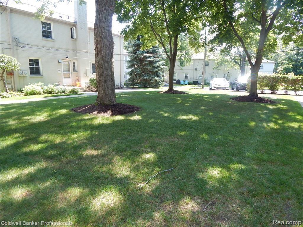 1682 Graefield Road Birmingham, MI 48009 - Photo 26 of 30 DSCN5699.JPG