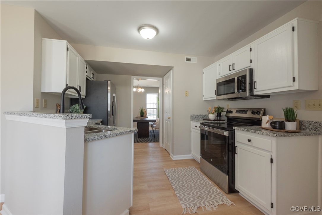6396 Springcrest Lane Henrico, VA 23231 - Photo 2 of 32 Gallery Image 2