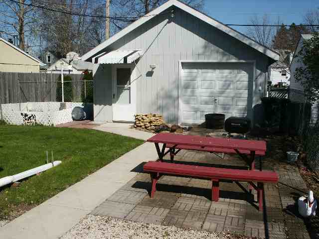 1914 3rd Street Moline, IL 61265 - Photo 7 of 9 Gallery Image 7