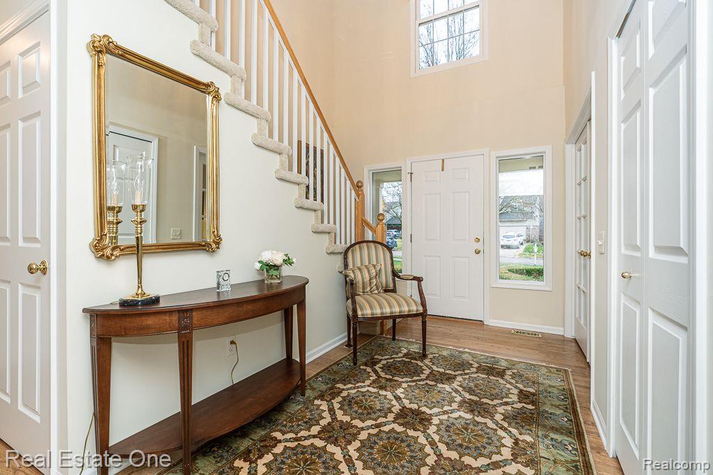 1039 Pointe Pl Boulevard Rochester, MI 48307 - Photo 2 of 50
