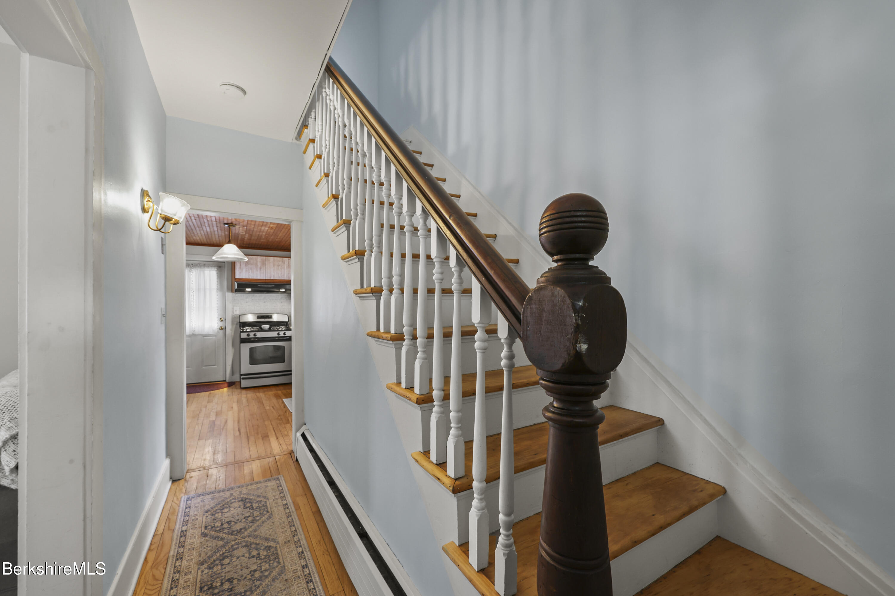 3 Van Schaack Road West Stockbridge, MA 01266 - Photo 17 of 42 30 Foyer
