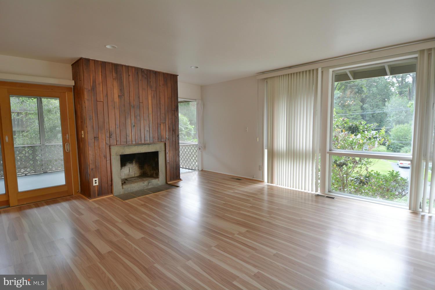 6229 Walhonding Road Bethesda, MD 20816 - Photo 12 of 26 Living Room