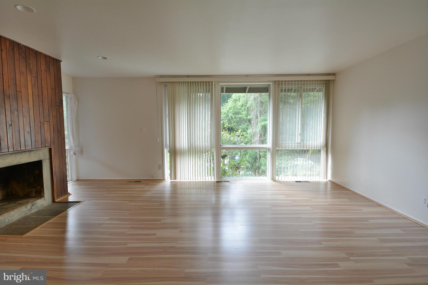 6229 Walhonding Road Bethesda, MD 20816 - Photo 13 of 26 Living Room