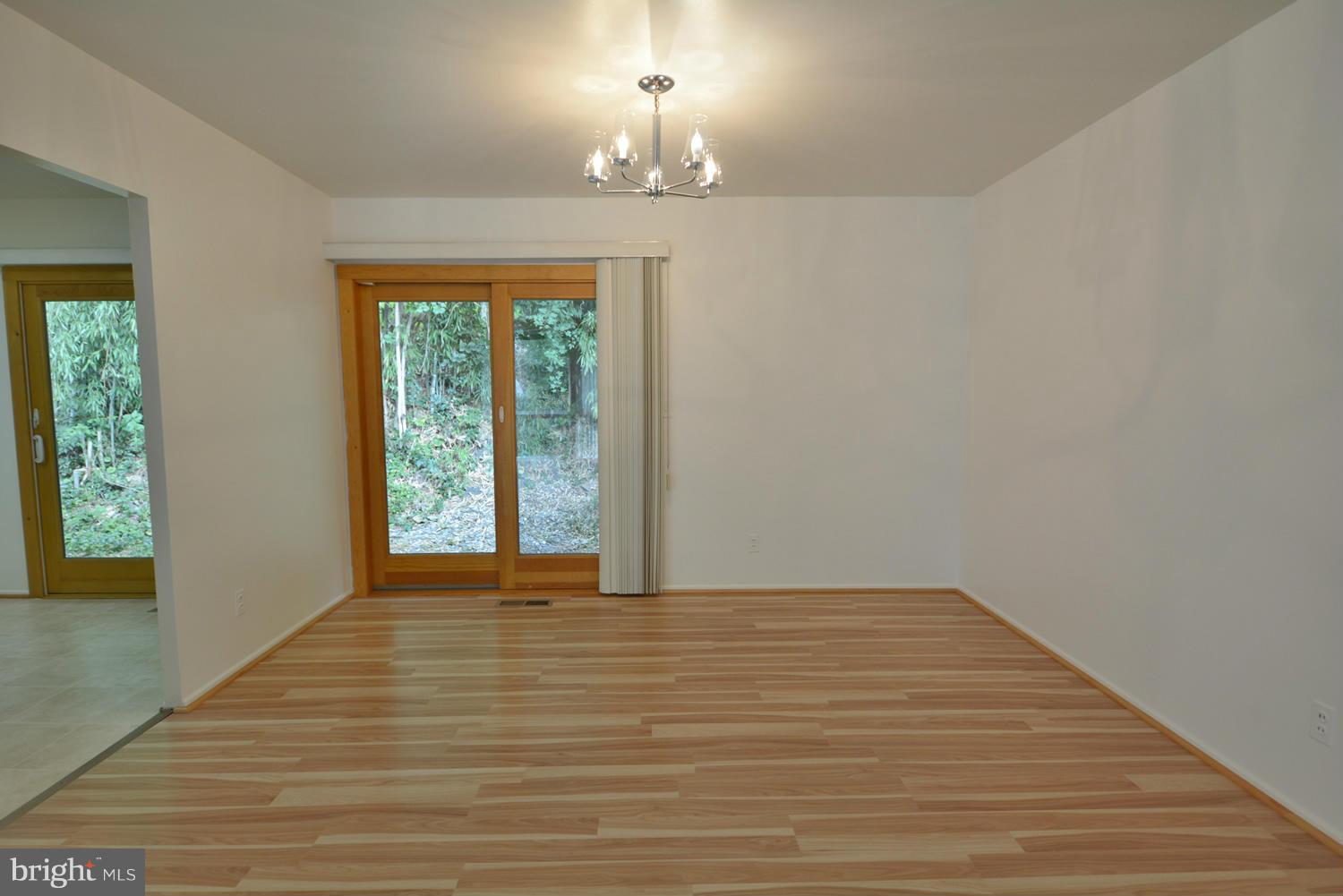 6229 Walhonding Road Bethesda, MD 20816 - Photo 14 of 26 Dining area
