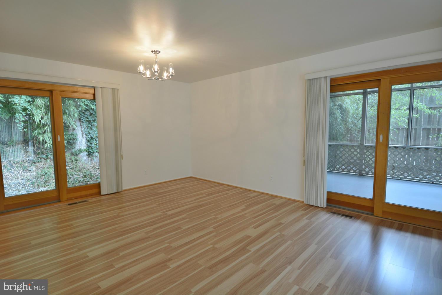 6229 Walhonding Road Bethesda, MD 20816 - Photo 15 of 26 Dining area