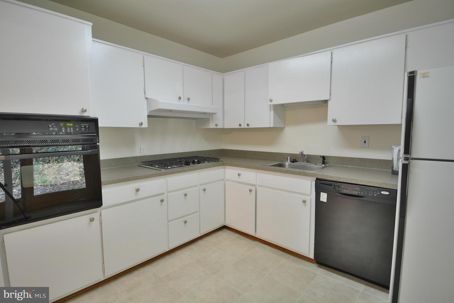 6229 Walhonding Road Bethesda, MD 20816 - Photo 19 of 26 Kitchen