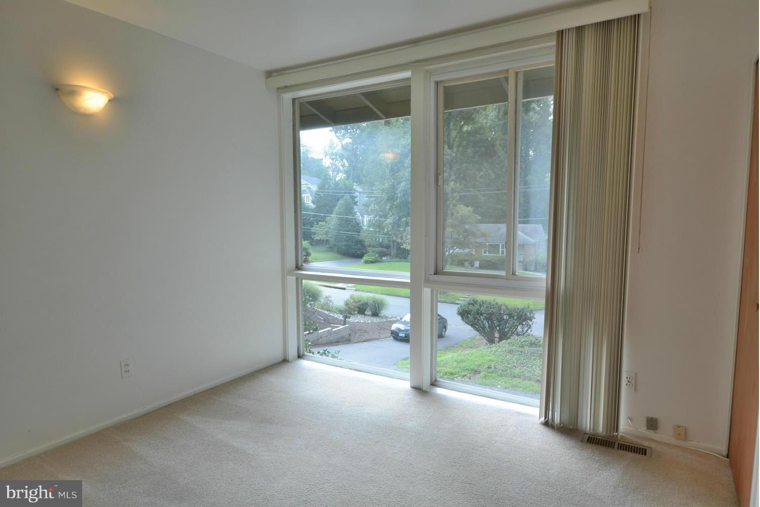 6229 Walhonding Road Bethesda, MD 20816 - Photo 25 of 26 Bedroom