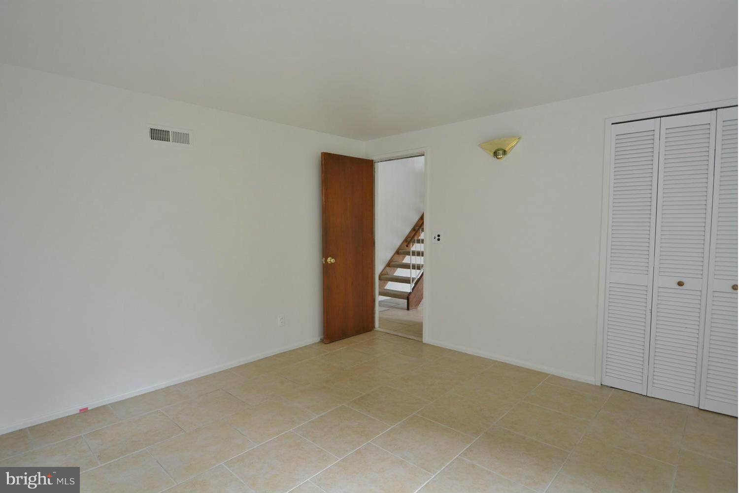 6229 Walhonding Road Bethesda, MD 20816 - Photo 6 of 26 Lower level bedroom