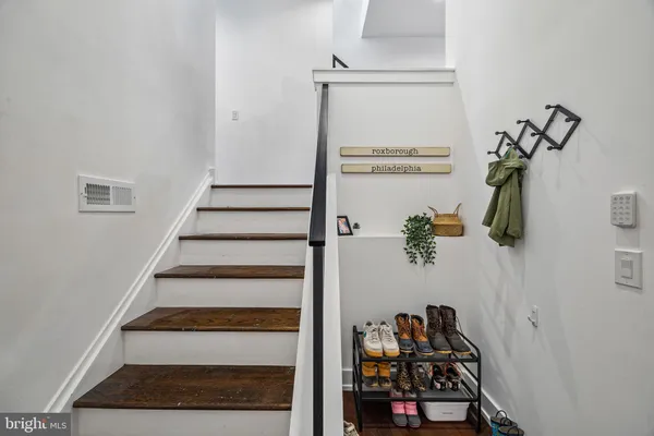 $3,900 | 6707 Cinnaminson Street, Philadelphia, PA 19128