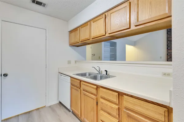 $1,095 | 11900 Alpheus Avenue, Unit C, Austin, TX 78759