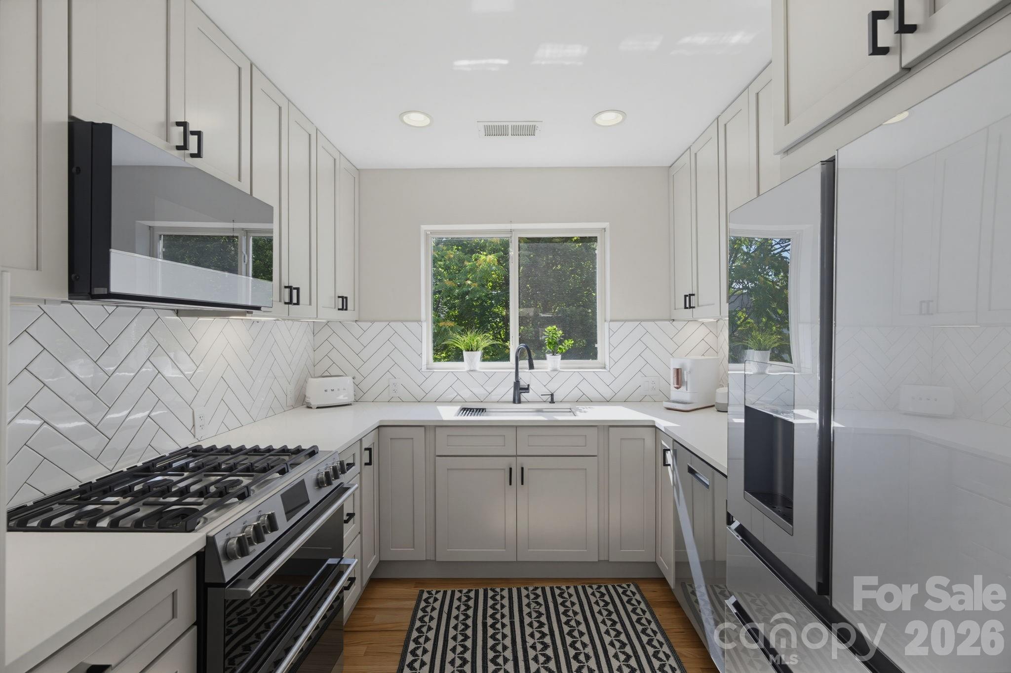 420 Queens Road, Unit 10 Charlotte, NC 28207 - Photo 12 of 39