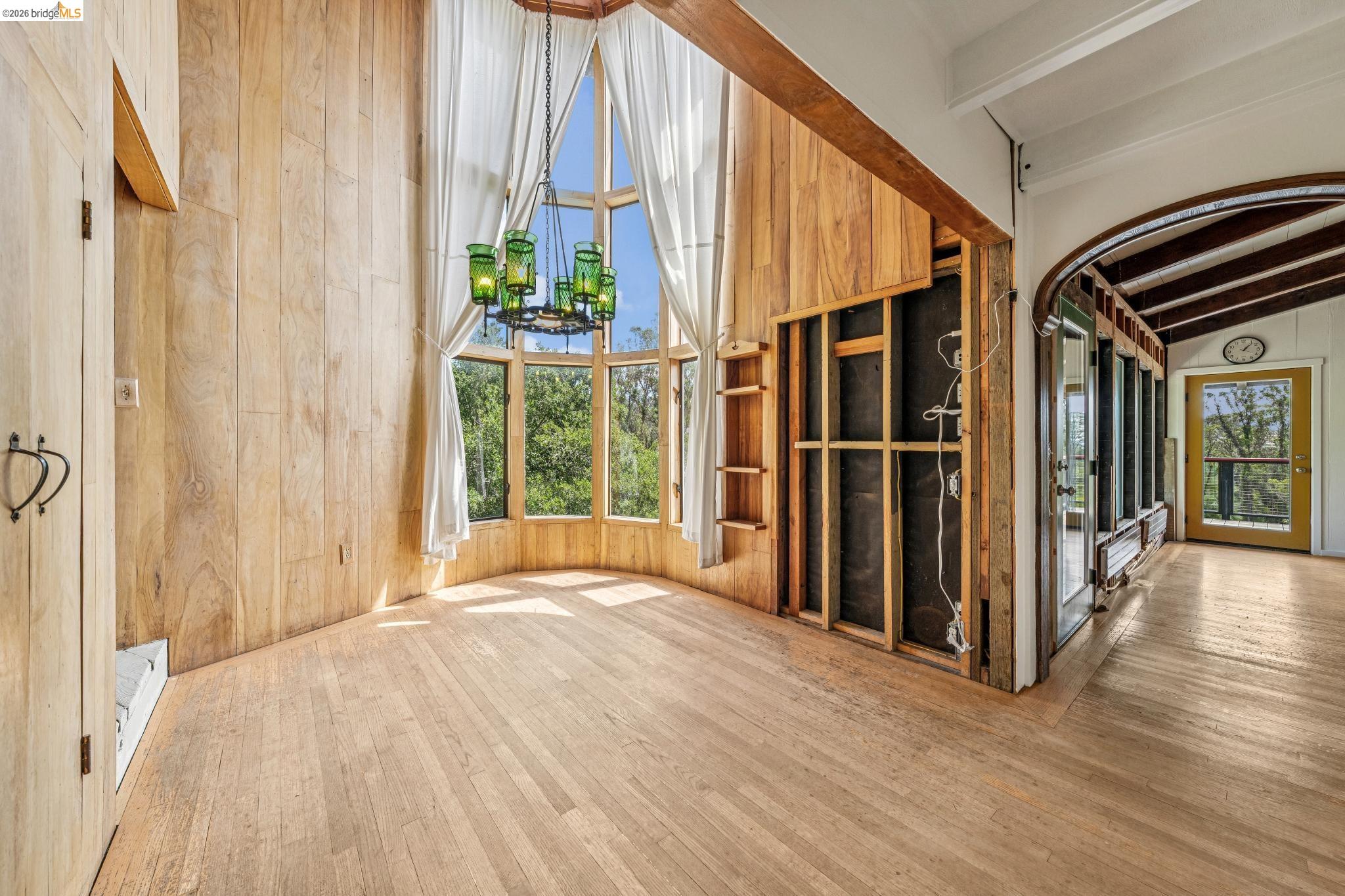 6383 Valley View Road Oakland, CA 94611 - Photo 14 of 99