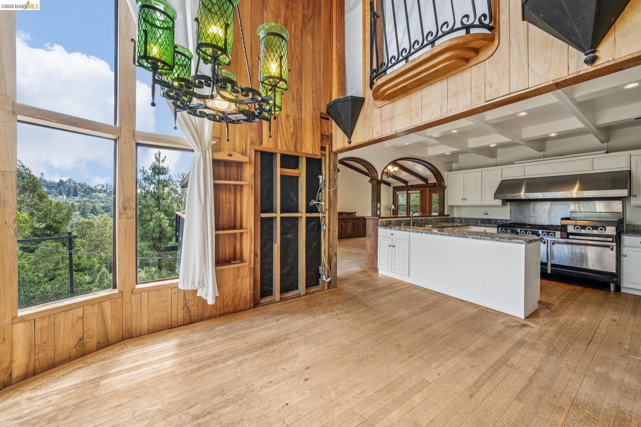 6383 Valley View Road Oakland, CA 94611 - Photo 15 of 99