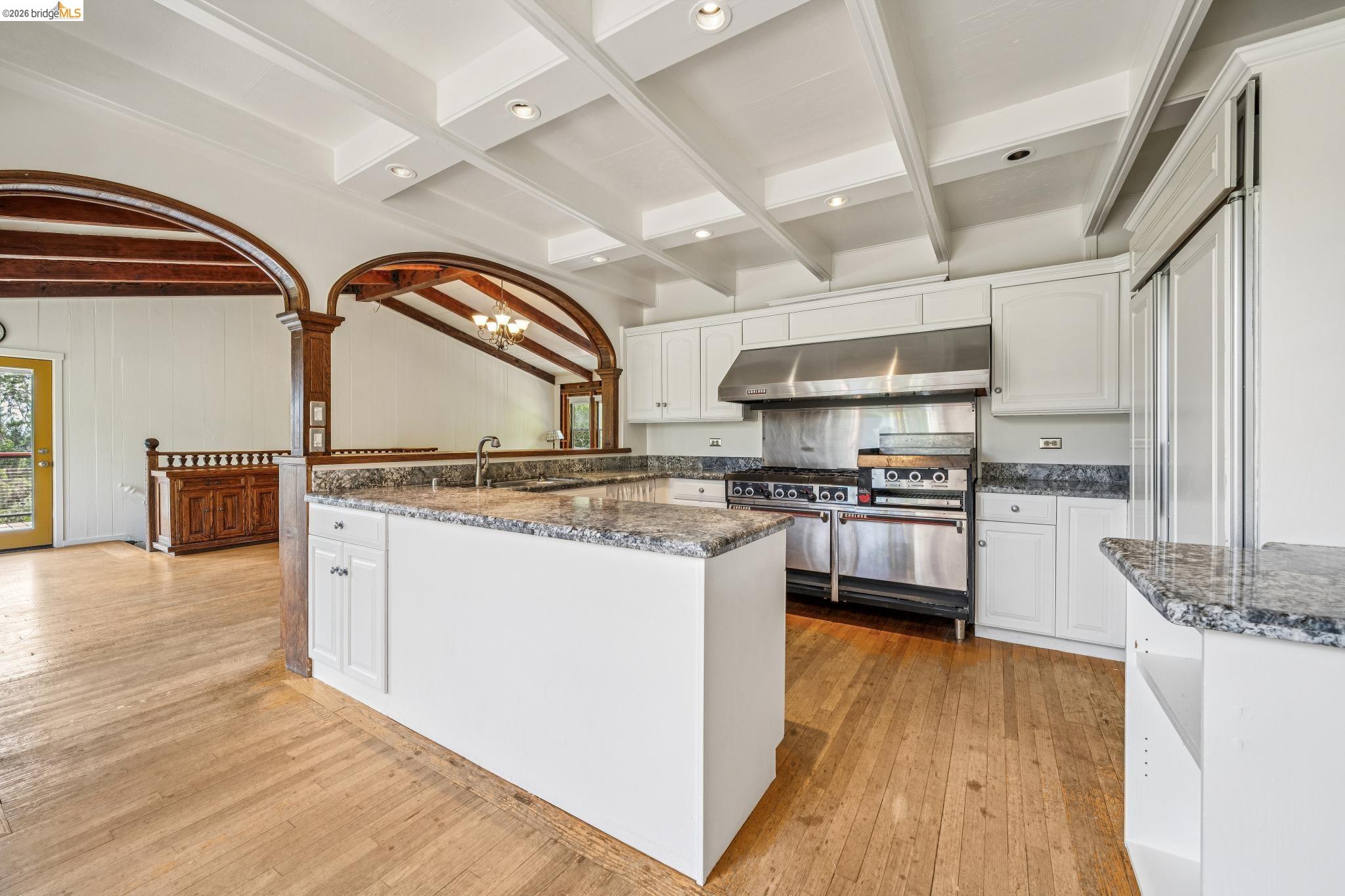 6383 Valley View Road Oakland, CA 94611 - Photo 17 of 99