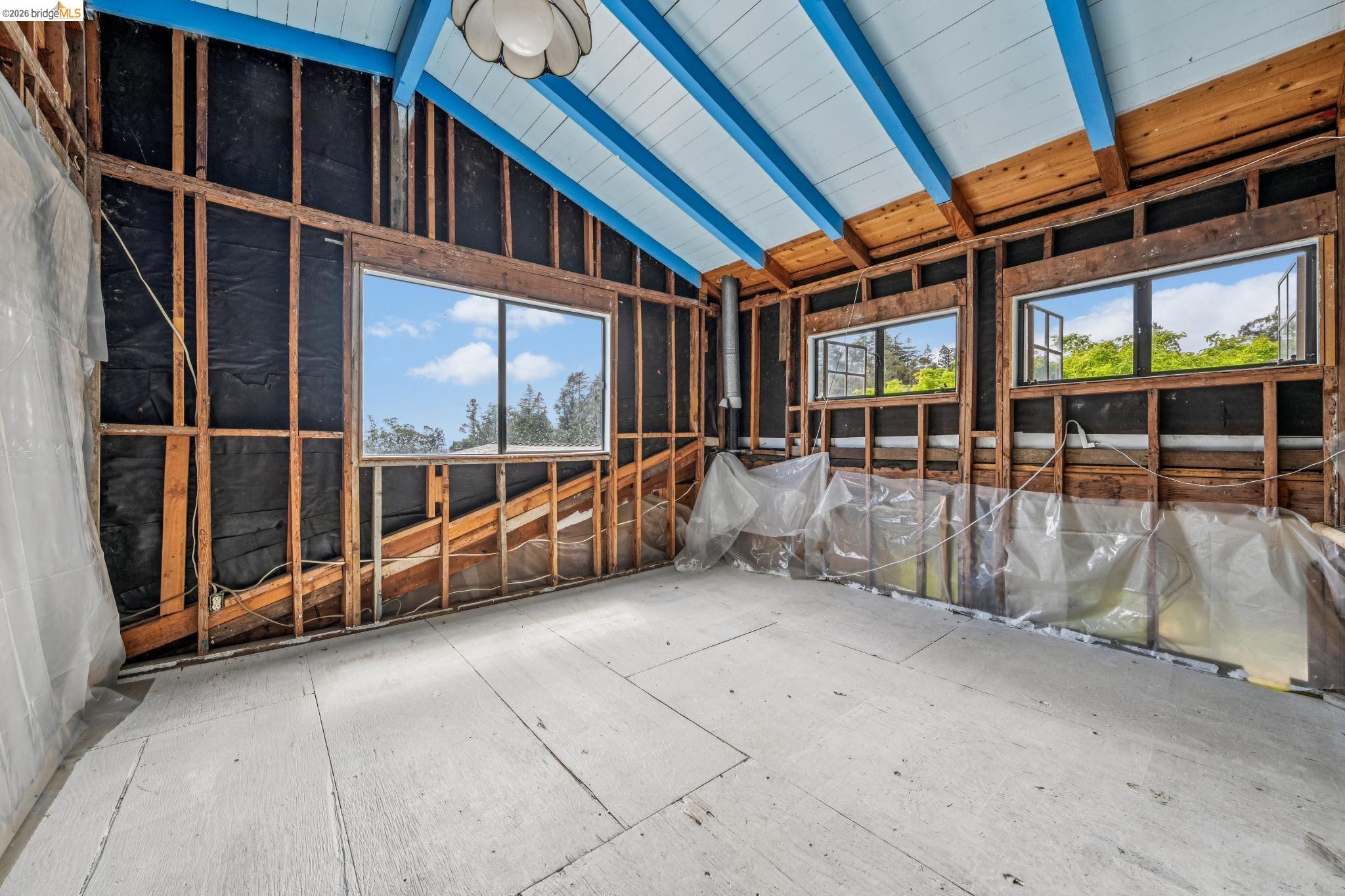 6383 Valley View Road Oakland, CA 94611 - Photo 30 of 99