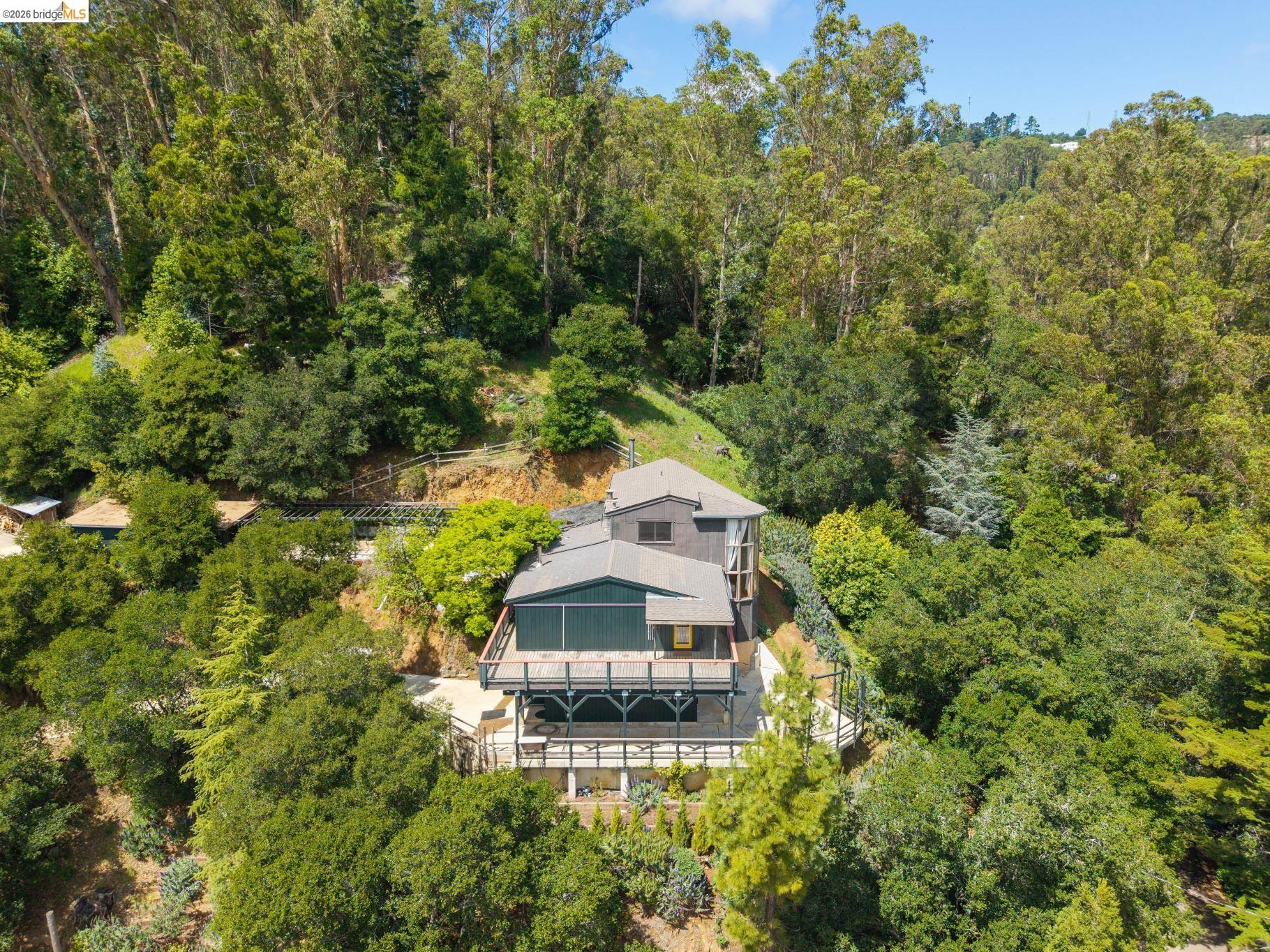 6383 Valley View Road Oakland, CA 94611 - Photo 3 of 99