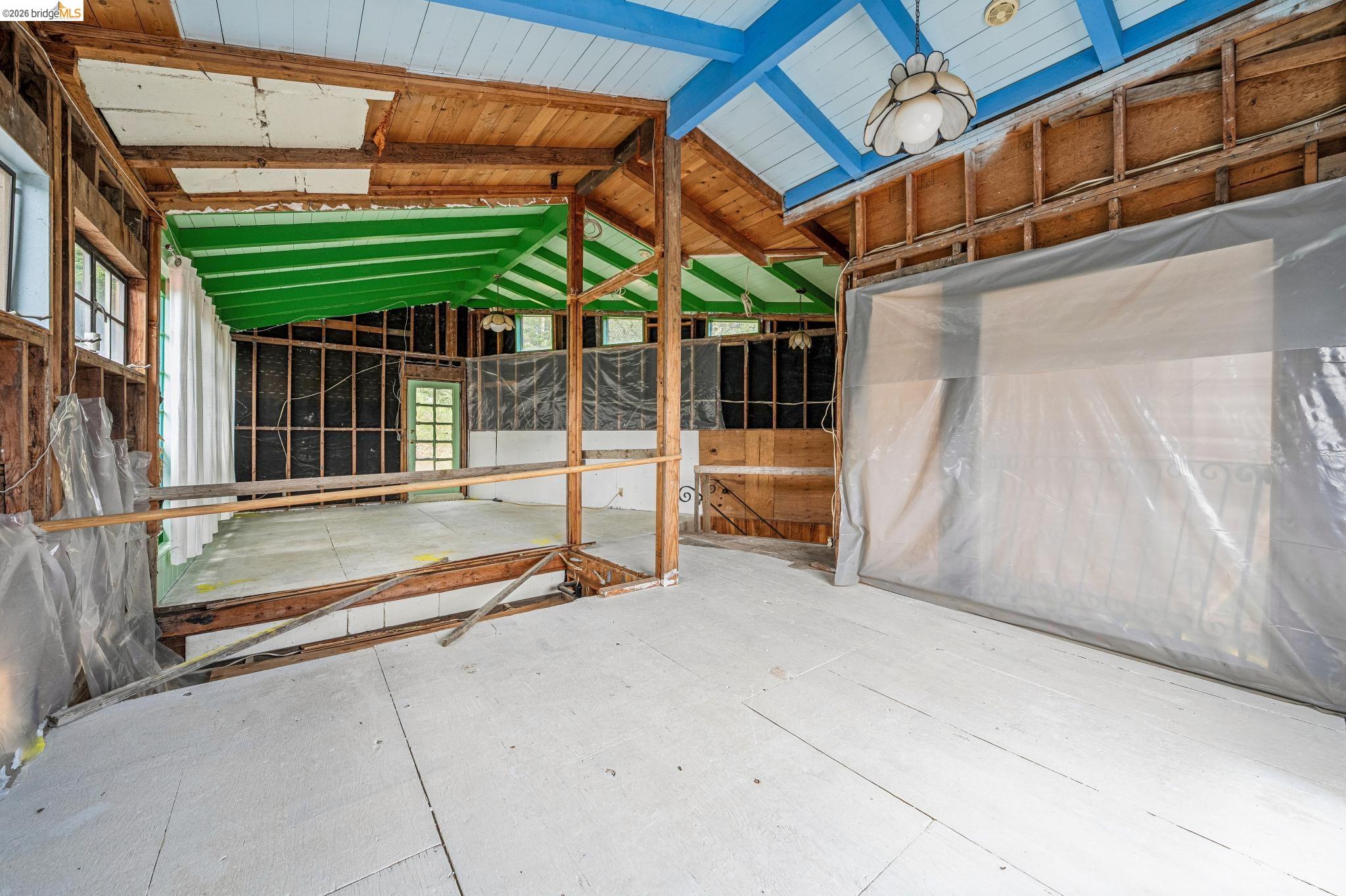 6383 Valley View Road Oakland, CA 94611 - Photo 32 of 99