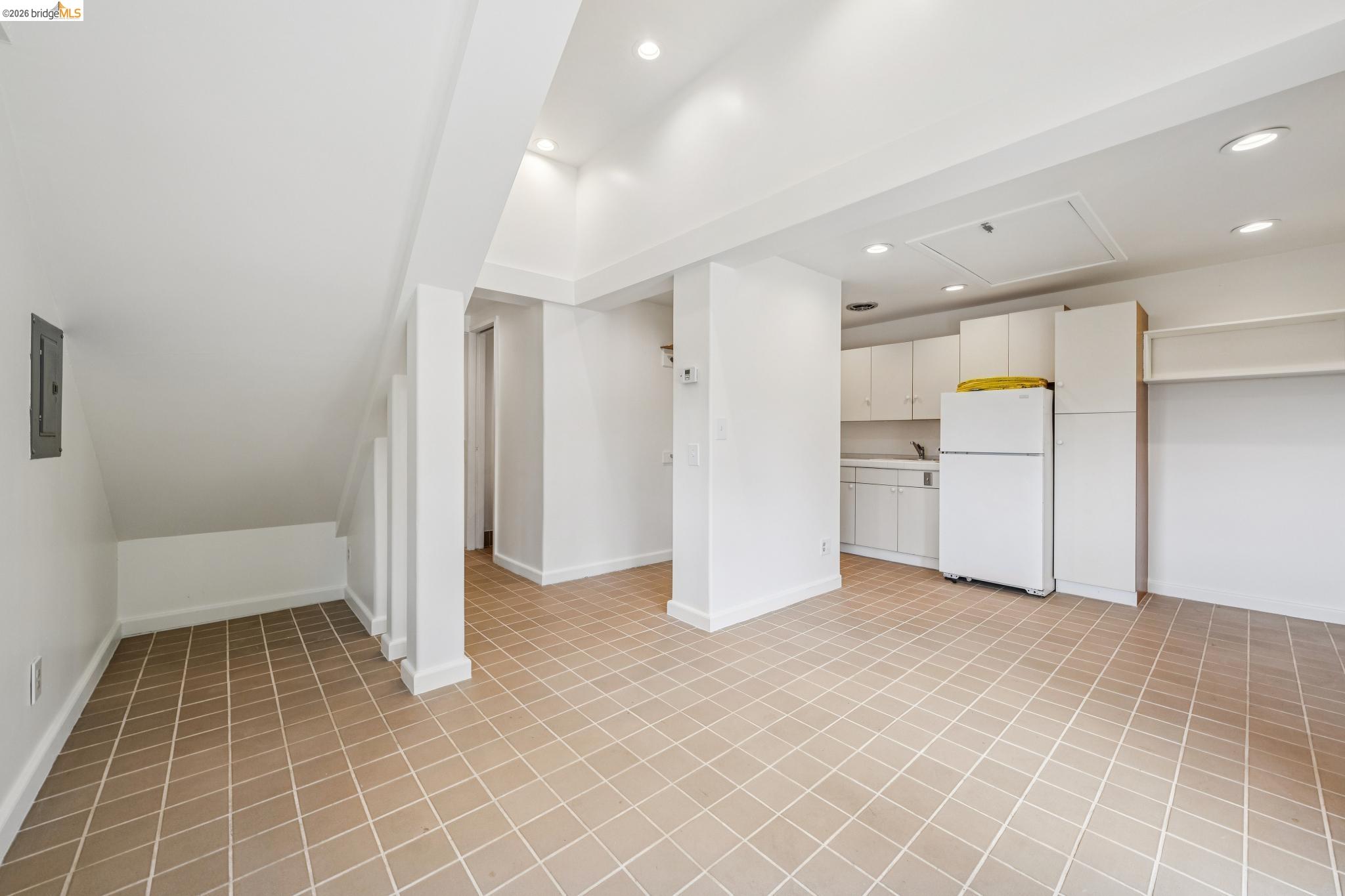 6383 Valley View Road Oakland, CA 94611 - Photo 44 of 99