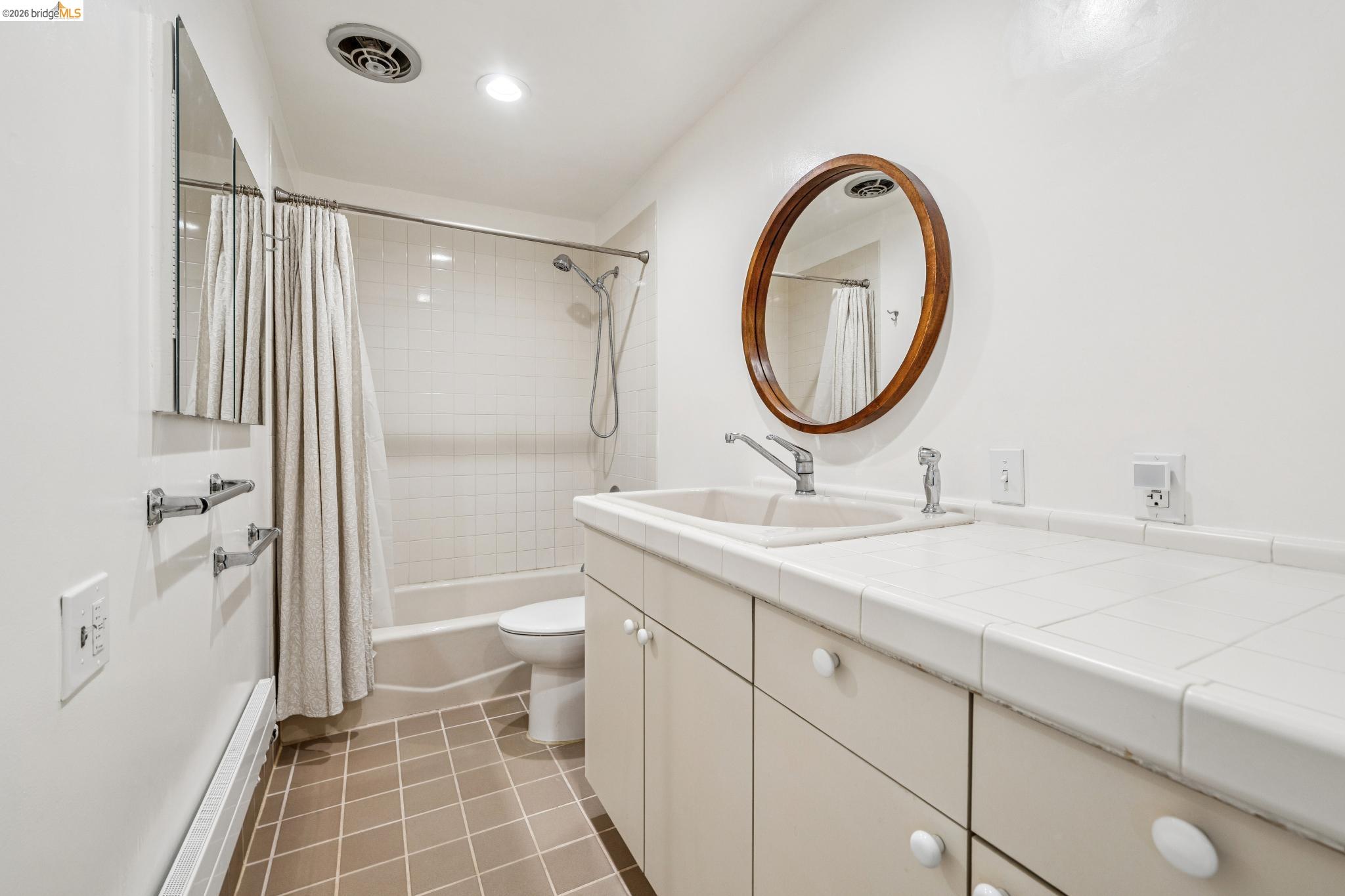 6383 Valley View Road Oakland, CA 94611 - Photo 46 of 99