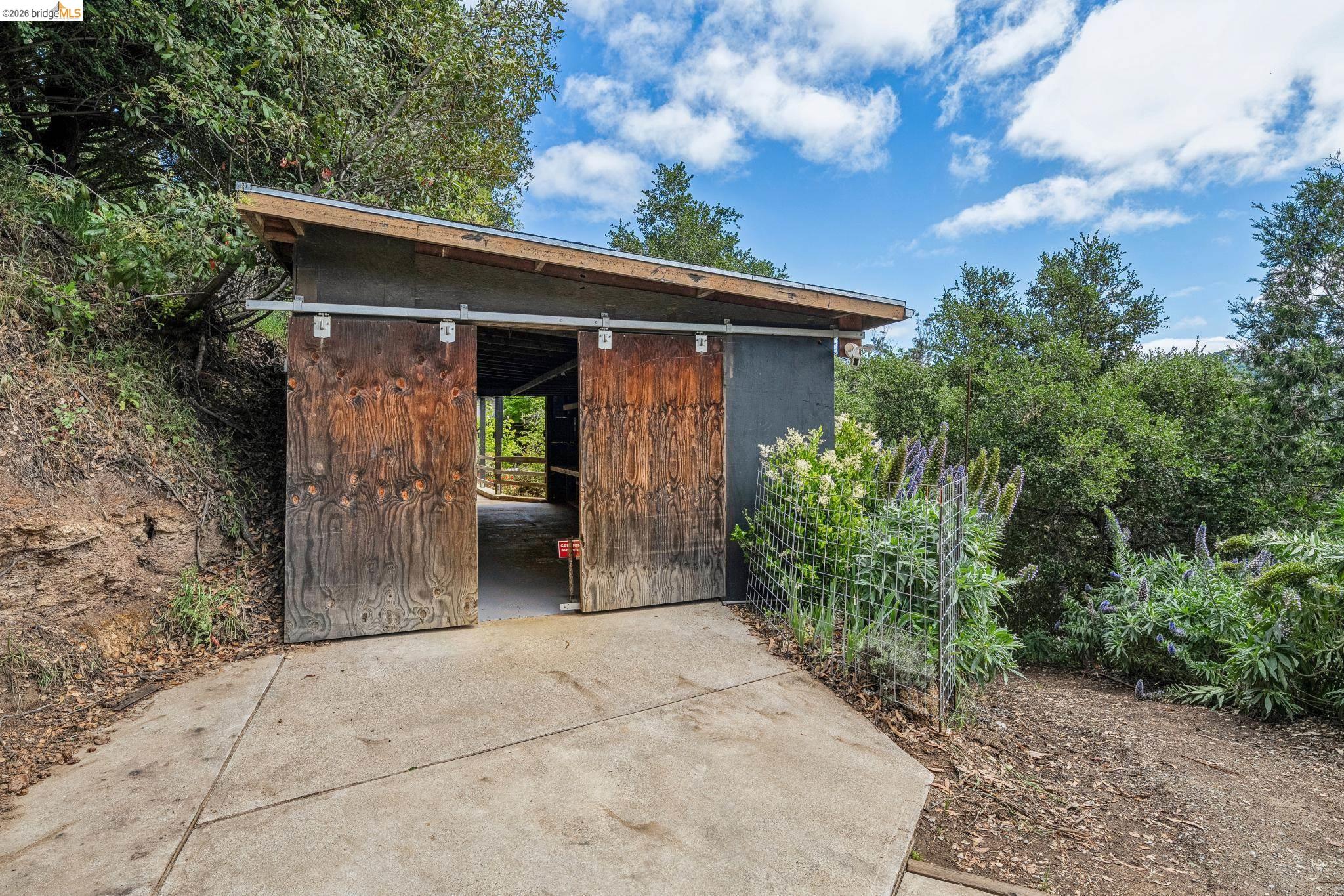 6383 Valley View Road Oakland, CA 94611 - Photo 53 of 99