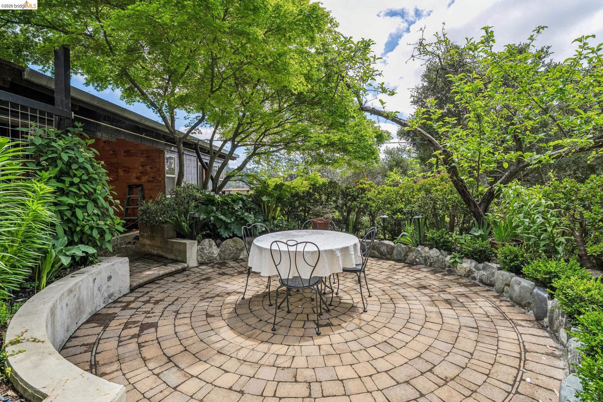 6383 Valley View Road Oakland, CA 94611 - Photo 59 of 99