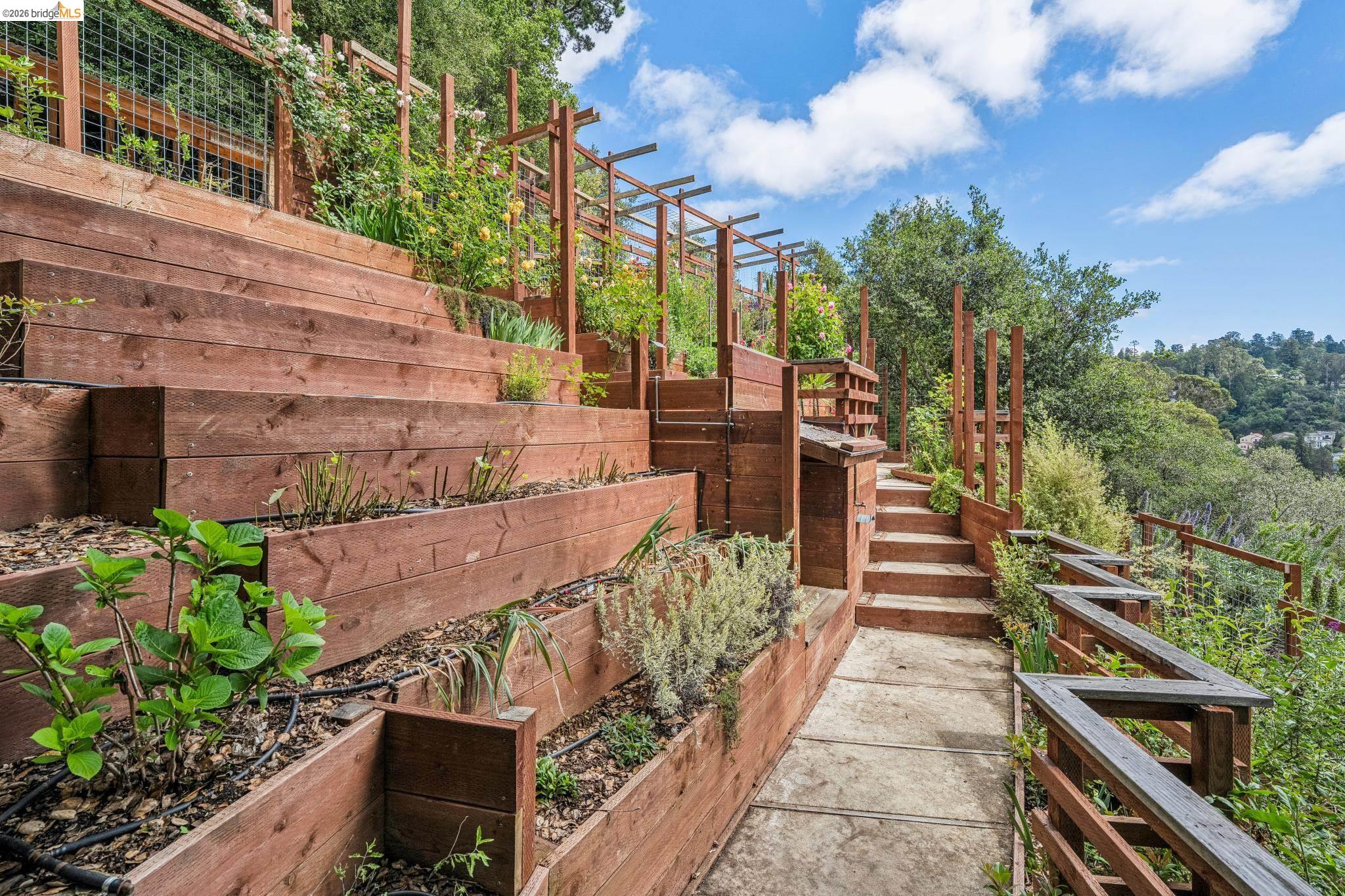 6383 Valley View Road Oakland, CA 94611 - Photo 71 of 99