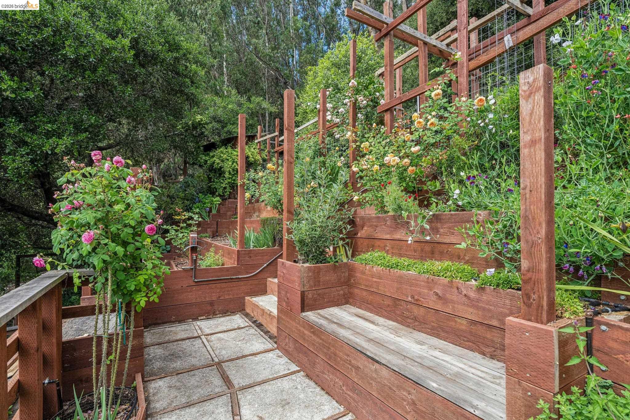 6383 Valley View Road Oakland, CA 94611 - Photo 74 of 99