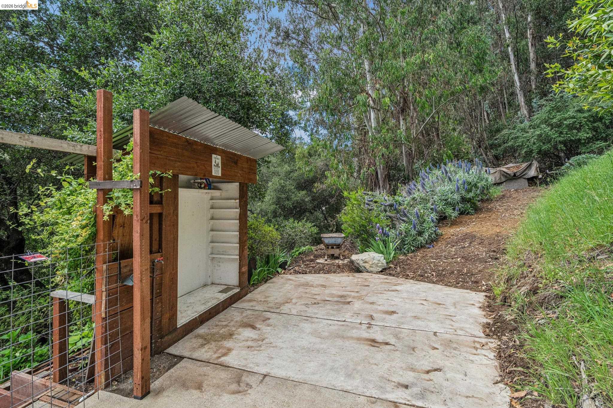 6383 Valley View Road Oakland, CA 94611 - Photo 80 of 99