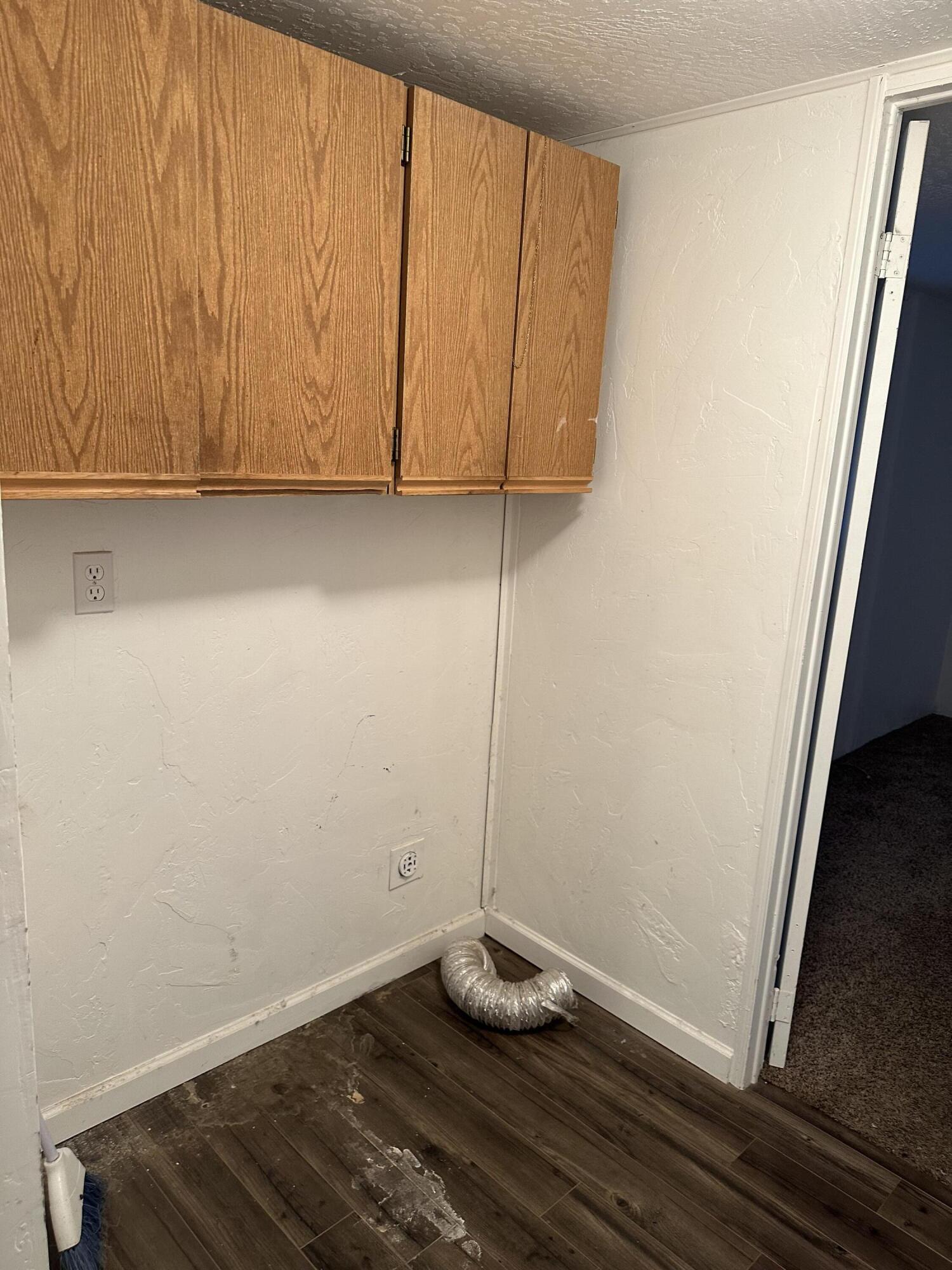 60901 Brosterhous Road, Unit 743 Bend, OR 97702 - Photo 24 of 24 LAUNDRY