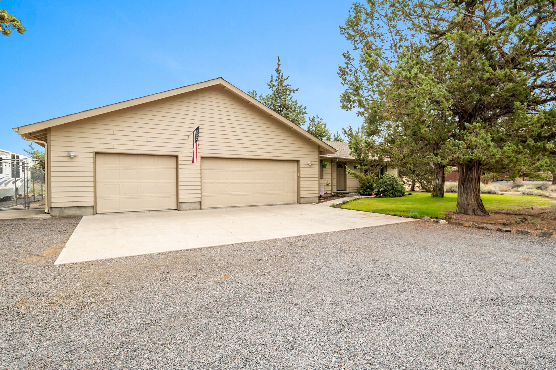 64666 McGrath Road Bend, OR 97701 - Photo 2 of 44 JH5_8771