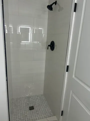 $2,300 | 194 North Waters Edge Drive, Unit 102, Glendale Heights, IL 60139