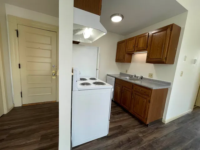 $1,621 | 124 Orange Street, Unit 200, Manchester, NH 03104