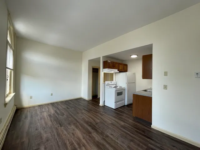 $1,621 | 124 Orange Street, Unit 200, Manchester, NH 03104