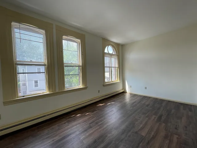 $1,621 | 124 Orange Street, Unit 200, Manchester, NH 03104