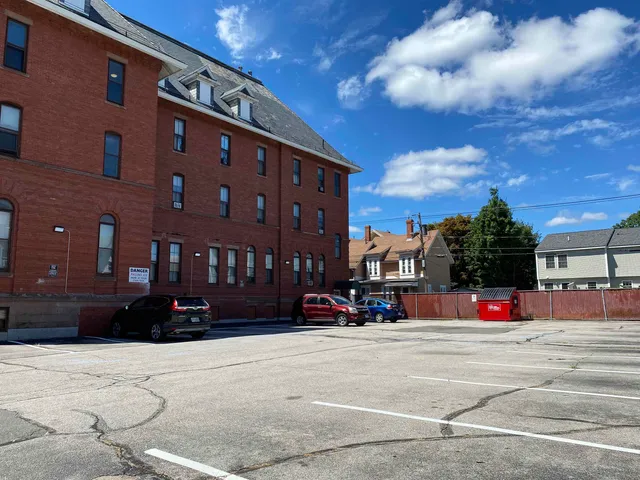 $1,621 | 124 Orange Street, Unit 200, Manchester, NH 03104