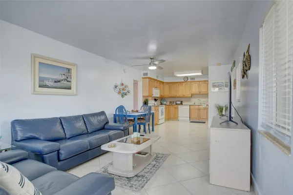 $1,700 | 999 North Riverside Drive, Unit 11, Pompano Beach, FL 33062