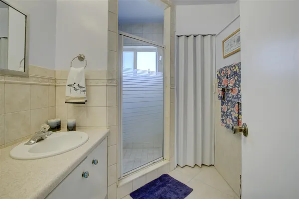 $1,700 | 999 North Riverside Drive, Unit 11, Pompano Beach, FL 33062