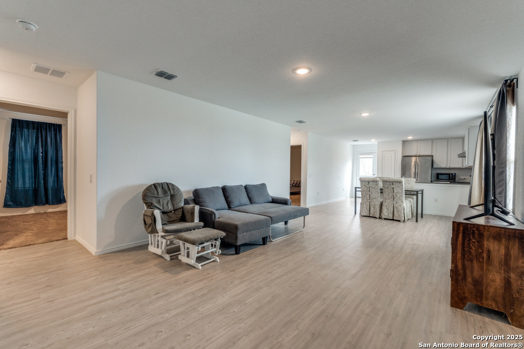 13214 Dutra Road San Antonio, TX 78221 - Photo 7 of 17