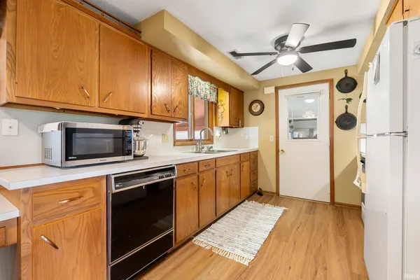 $335,000 | 2802 North Berthaud Road, New Haven, IN 46774