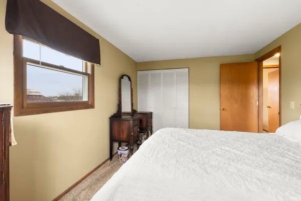 $335,000 | 2802 North Berthaud Road, New Haven, IN 46774