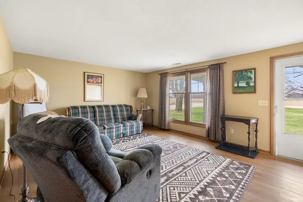 $335,000 | 2802 North Berthaud Road, New Haven, IN 46774