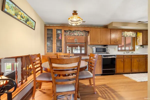 $335,000 | 2802 North Berthaud Road, New Haven, IN 46774