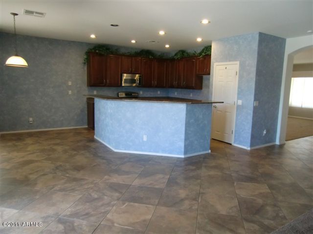4911 West Maldonado Road Laveen, AZ 85339 - Photo 8 of 26 Kitchen