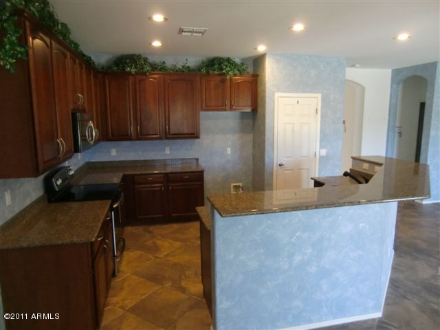 4911 West Maldonado Road Laveen, AZ 85339 - Photo 9 of 26 Kitchen
