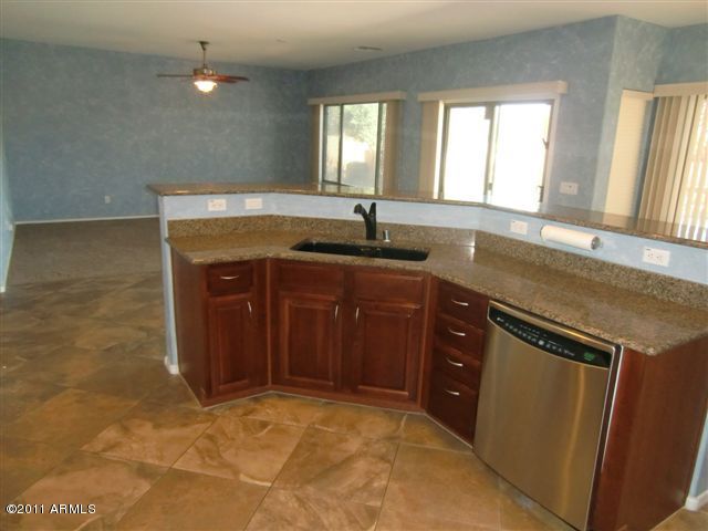 4911 West Maldonado Road Laveen, AZ 85339 - Photo 10 of 26 Kitchen