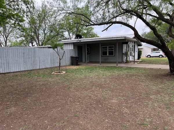$169,000 | 202 North Loop Drive, Brady, TX 76825