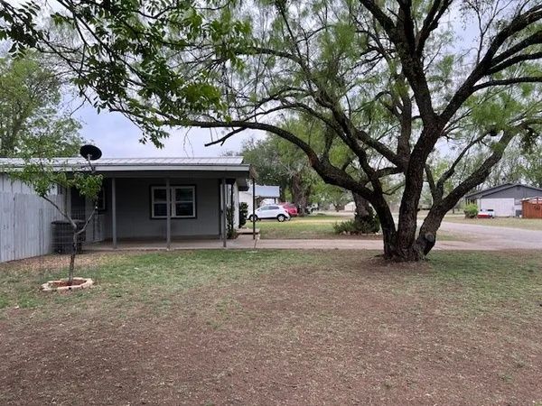$169,000 | 202 North Loop Drive, Brady, TX 76825